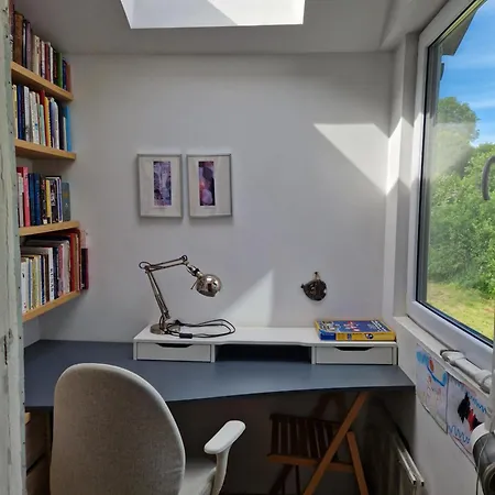 Hillside View House With Garden, Private Parking, Quiet Location - 12 Min To Old Town Anytime, Long Stays Welcome Vilnius Exterior photo