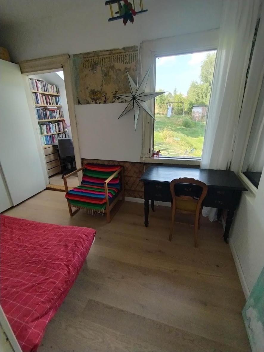 Hillside View House With Garden, Private Parking, Quiet Location - 12 Min To Old Town Anytime, Long Welcome * Vilnius
