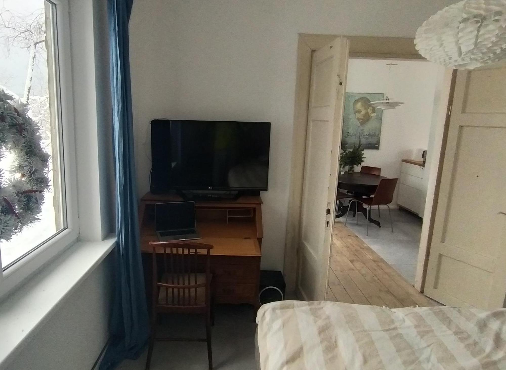 Hillside View House With Garden, Private Parking, Quiet Location - 12 Min To Old Town Anytime, Long Welcome * Vilnius